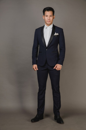 Tuxedo suit 